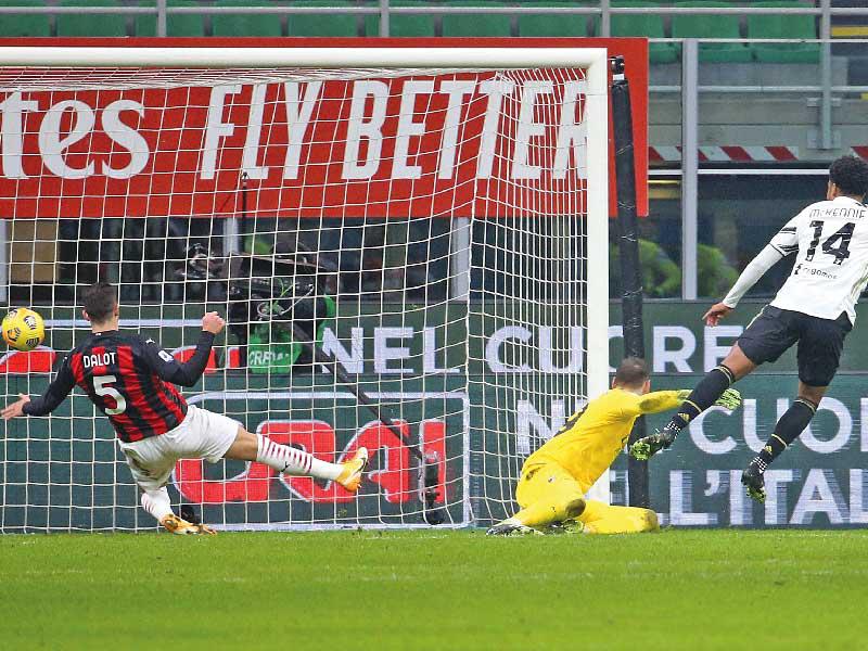 كييزا نجم يوفنتوس يسجل هدفاً في مرمى ميلان