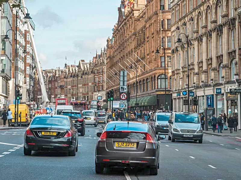 سوق أرقام السيارات المميزة 