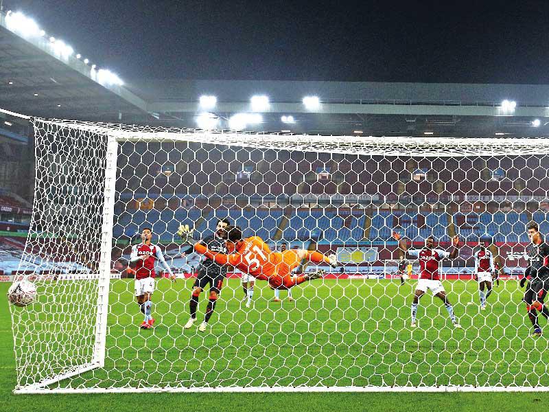 ماني نجم ليفربول يحرز الهدف الثالث