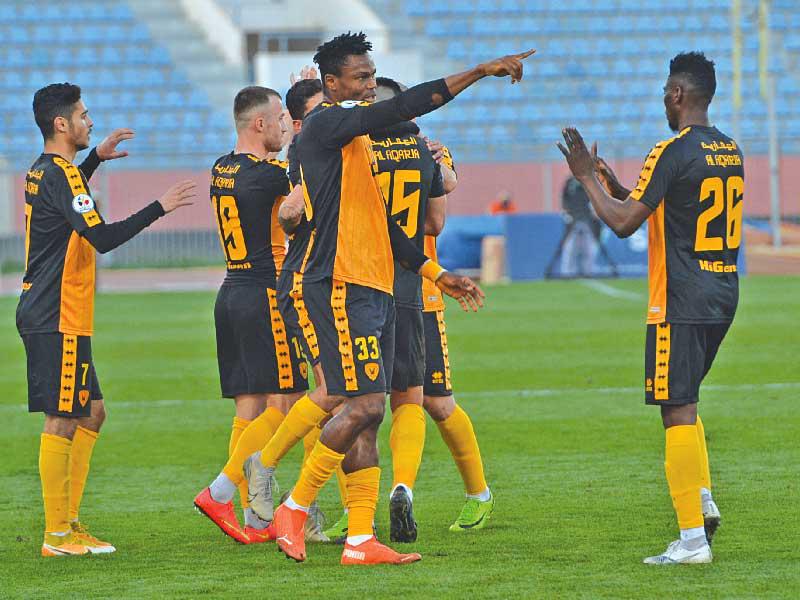 فرحة لاعبي القادسية والكويت بالتأهل للنهائي