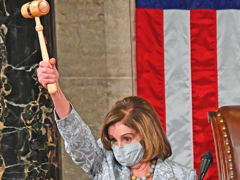 رئيسة مجلس النواب الديمقراطية نانسي بيلوسي