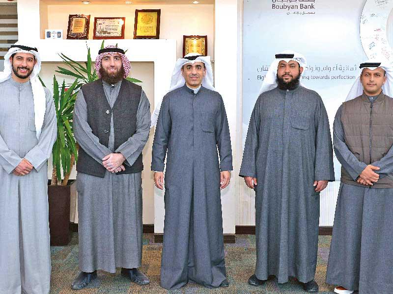 التويجري والفوزان يتوسطان مستشاري البرنامج