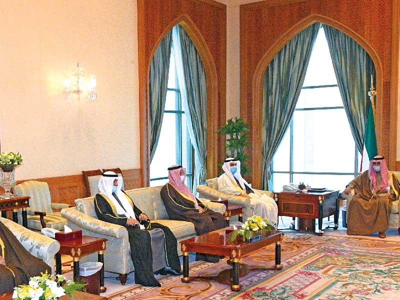 الأمير مستقبلاً وزير العدل ورئيس المحكمة الدستورية وأعضاءها