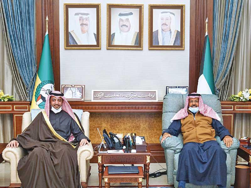  نائب رئيس الحرس الوطني الشيخ أحمد النواف مستقبلاً سفير قطر أمس