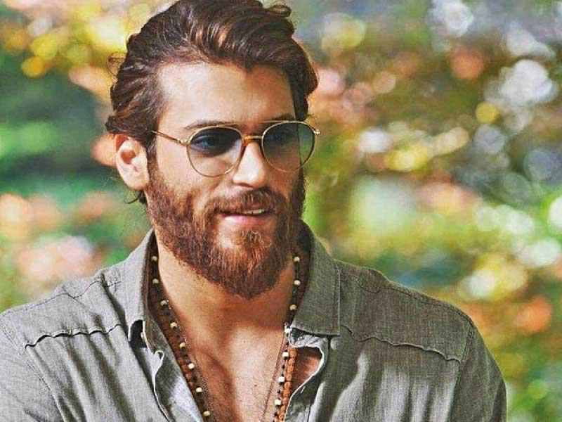 النجم التركي ​جان يامان