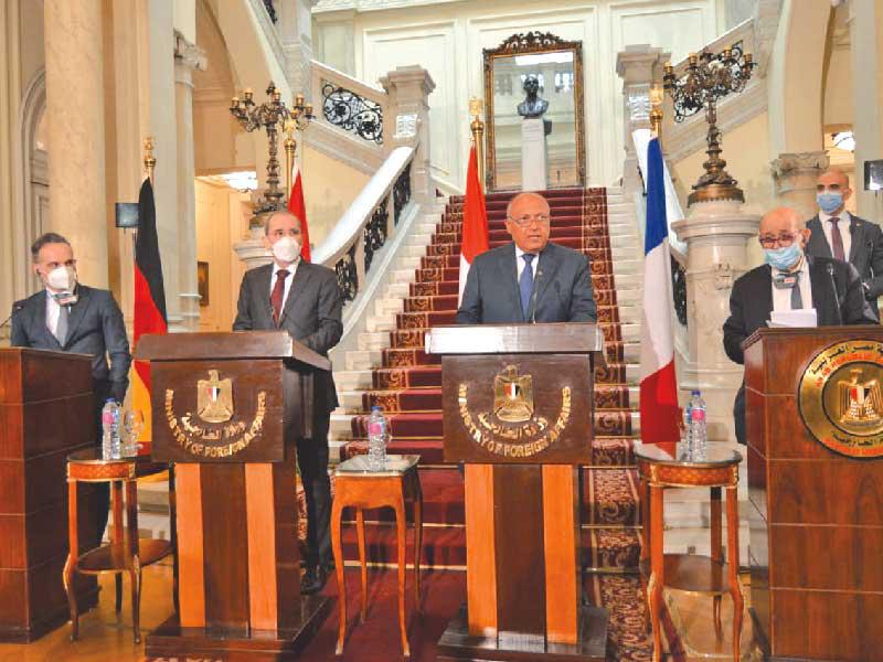 وزراء خارجية «الرباعي» في مؤتمر صحافي بالقاهرة أمس 