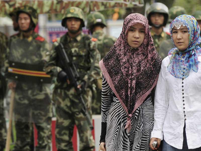 حذف تغريدة صينية مسيئة لنساء الأيغور