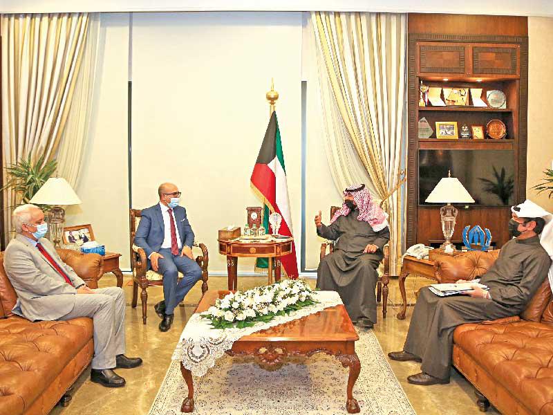 نائب وزير الخارجية خالد الجارالله  مستقبلاً السفير التونسي أمس