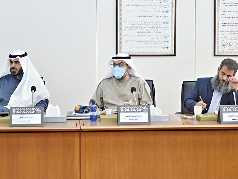 اجتماع لجنة المرأة والأسرة أمس