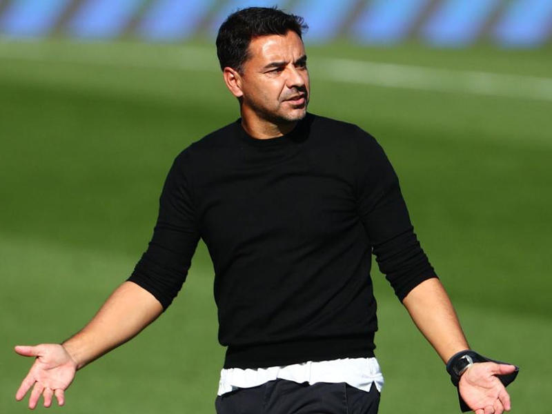 مدرب نادي هويسكا ميتشل سانشيس