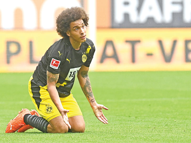  لاعب وسط فريق بوروسيا دورتموند الألماني أكسل فيتسل