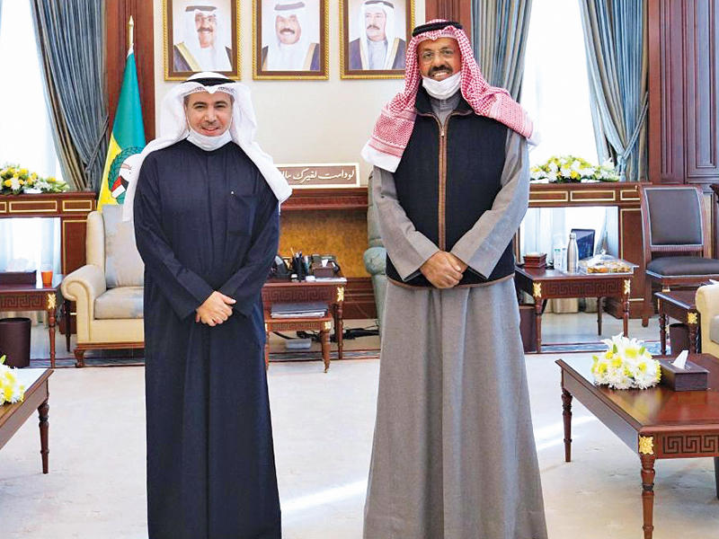  نائب رئيس الحرس الوطني، الشيخ أحمد النواف مستقبلا سفير الكويت لدى هولندا عبدالرحمن العتيبي أمسn