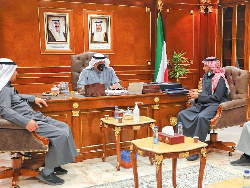  وزير الشؤون الاجتماعية عيسى الكندري مستقبلاً وفد الجمعية 