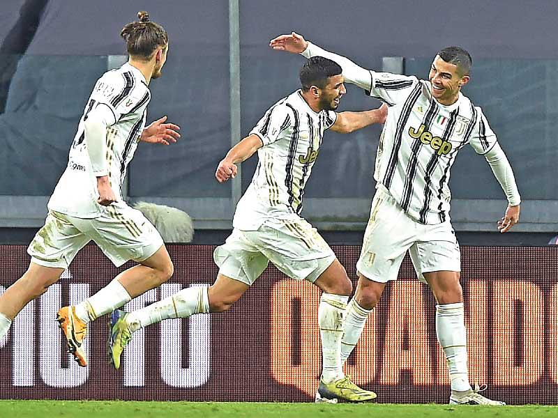 حمزة رفيعة نجم يوفنتوس يحتفل بهدفه