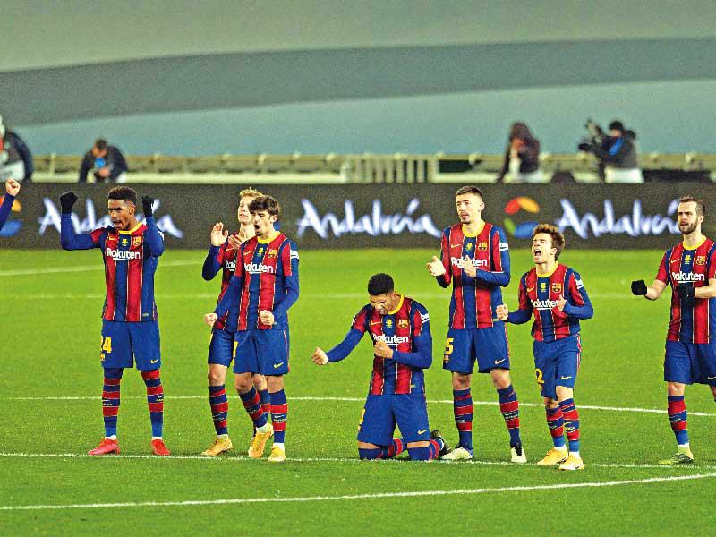 لاعبو برشلونة خلال المباراة السابقة