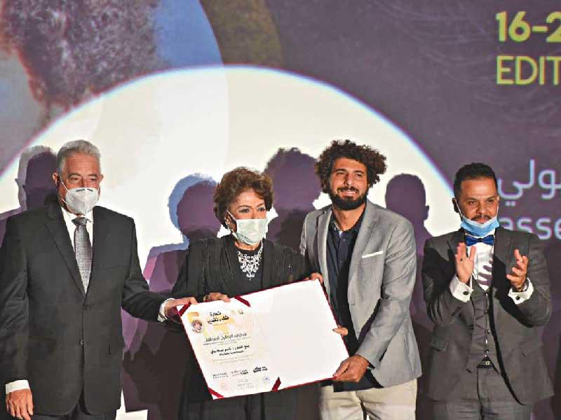 إسطنبولي ينال الجائزة في شرم الشيخ 