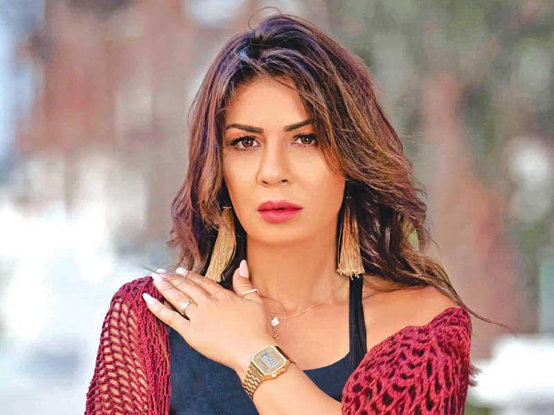 الفنانة نجلاء بدر