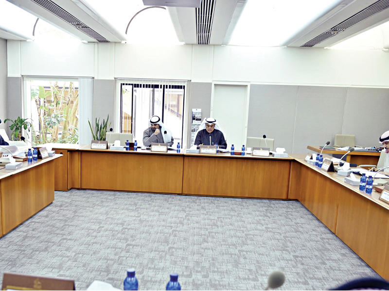  اللجنة التشريعية والقانونية البرلمانية في اجتماعها أمس