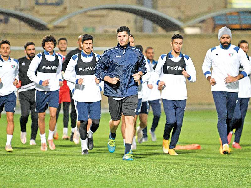 جانب من تدريبات الأزرق