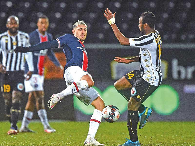 جانب من مباراة باريس وأنجيه