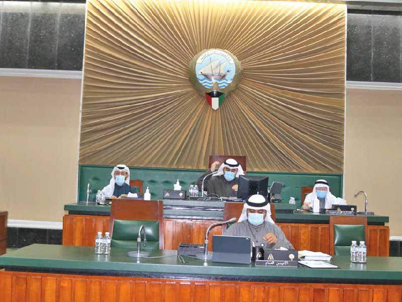 جانب من جلسة «البلدي» أمس