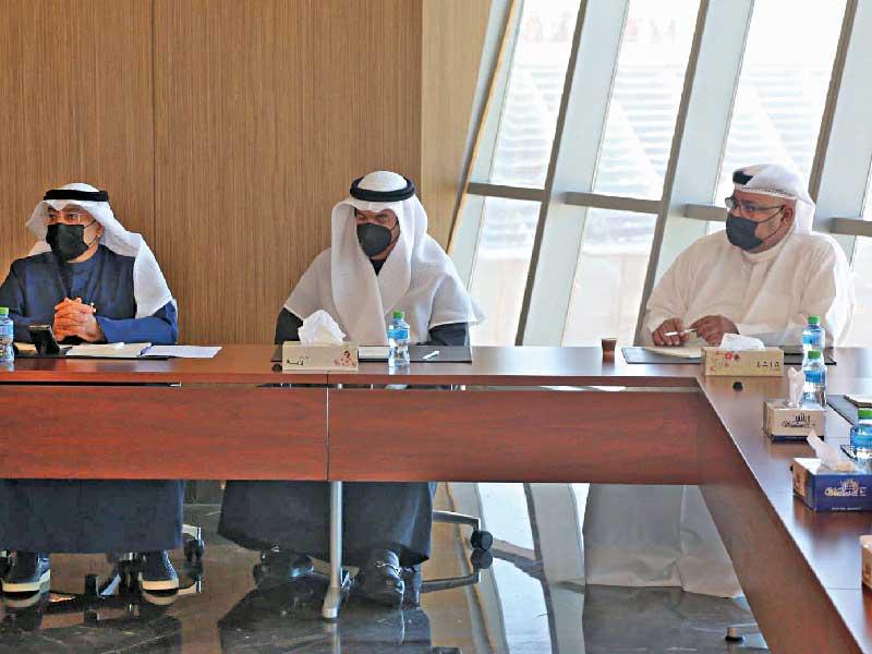 وزير التربية وزير التعليم العالي، د. علي المضف مترئساً الاجتماع أمس