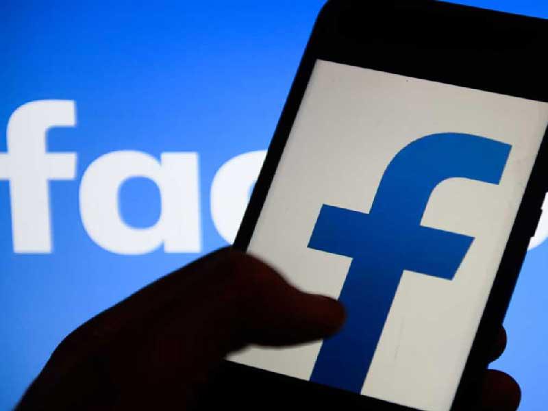 «فيسبوك» يسبق التنصيب بـ 3 قرارات عاجلة
