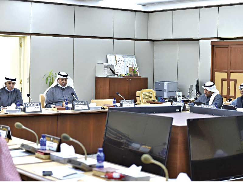 البيئة في اجتماعها أمس