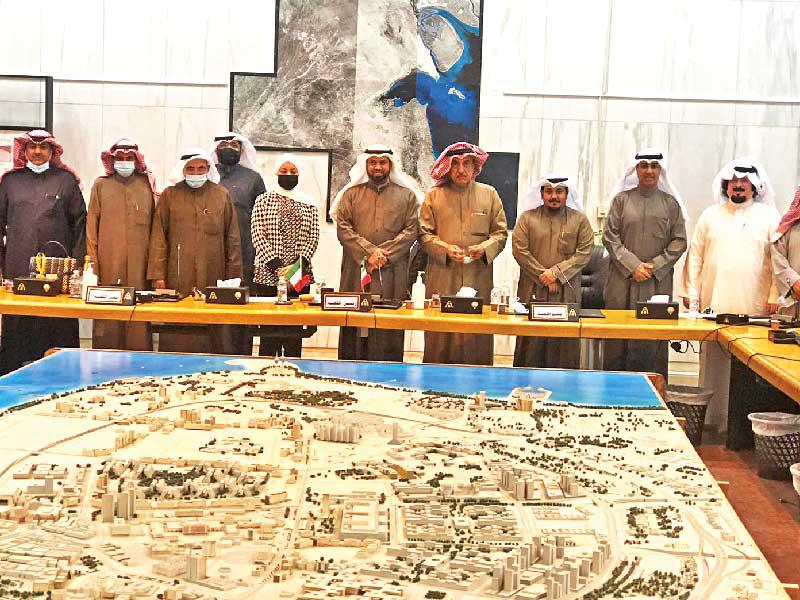 جانب من اجتماع «تقصي الحقائق « أمس 