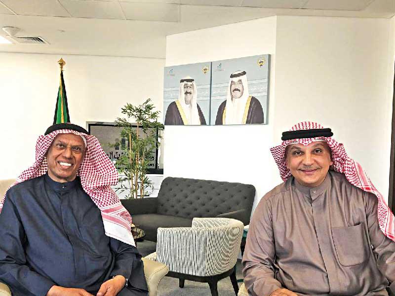 رئيس اتحاد المكاتب الهندسية والدور الاستشارية م. بدر السلمان ووكيل الوزارة د. مشعل الربيّع  خلال اللقاء