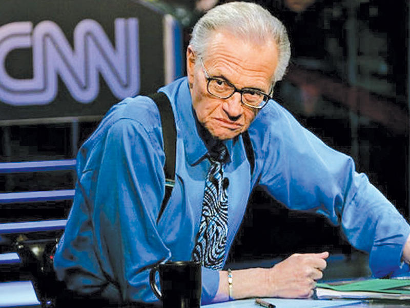  المذيع الأميركي الأسطوري لاري كينغ