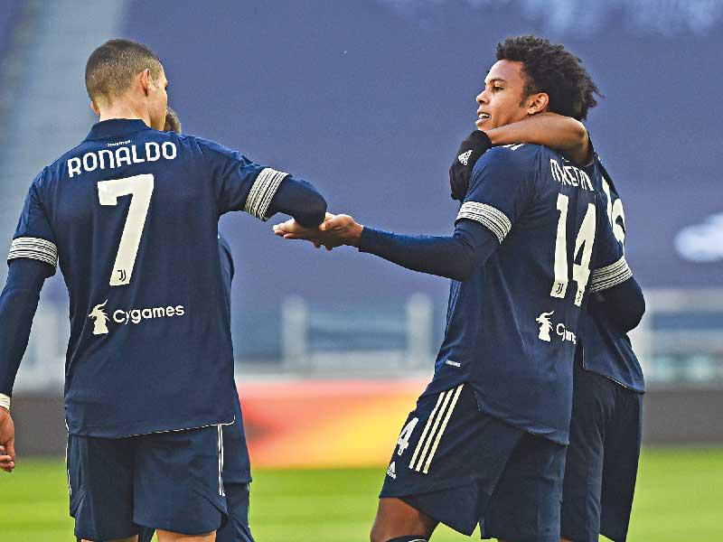 فرحة لاعبي يوفنتوس بالهدف الثاني