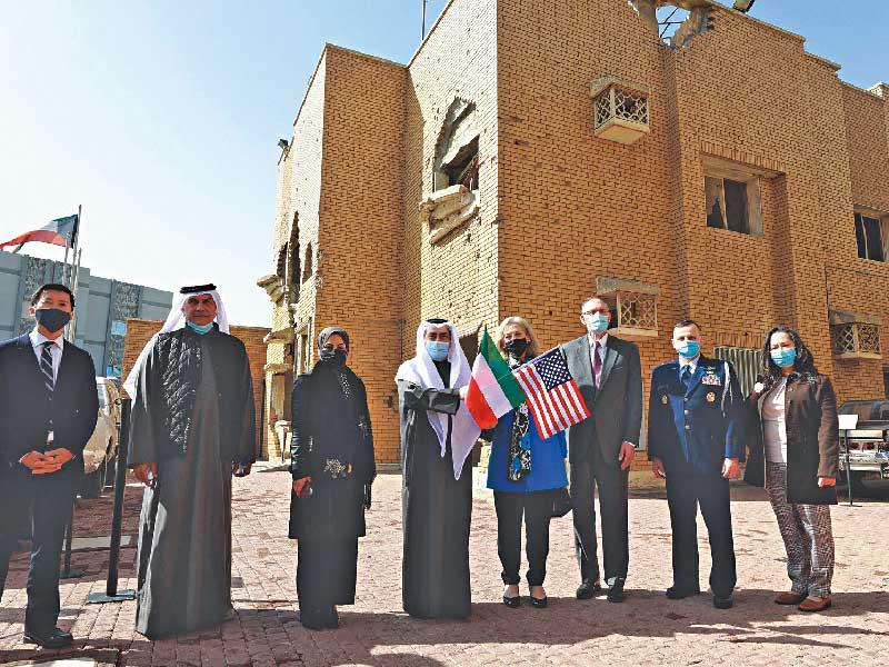 السفيرة الأميركية خلال الزيارة