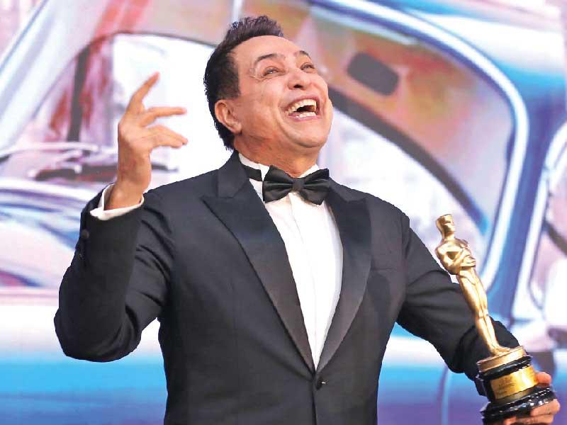 المطرب الشعبي حكيم