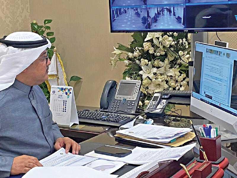 المدير العام للإدارة العامة للجمارك، المستشار جمال الجلاوي خلال اللقاء