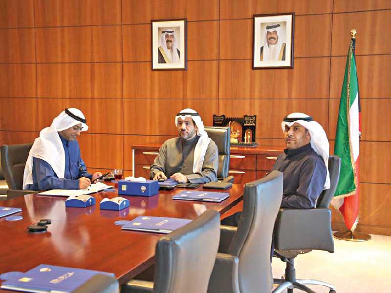  رئيس مجلس الإدارة المدير العام للهيئة العامة للبيئة الشيخ عبدالله الأحمد خلال مؤتمر الطاقة المتجددة والتنمية 