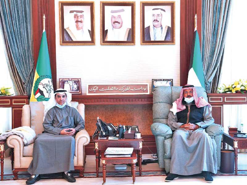  نائب رئيس الحرس الوطني الشيخ أحمد النواف  مستقبلاً  سفير الكويت لدى التشيك راشد الهاجري