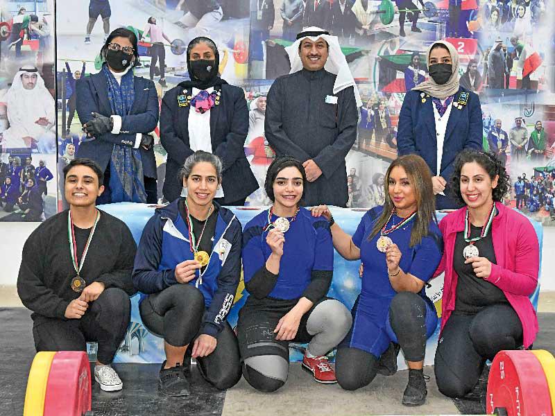 صورة جماعية للفائزات