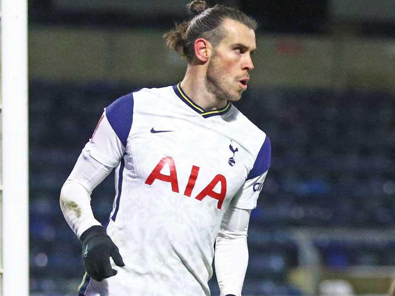 لاعب توتنهام غاريث بيل