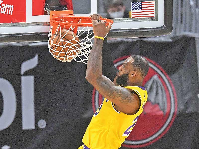 ليبرون جيمس