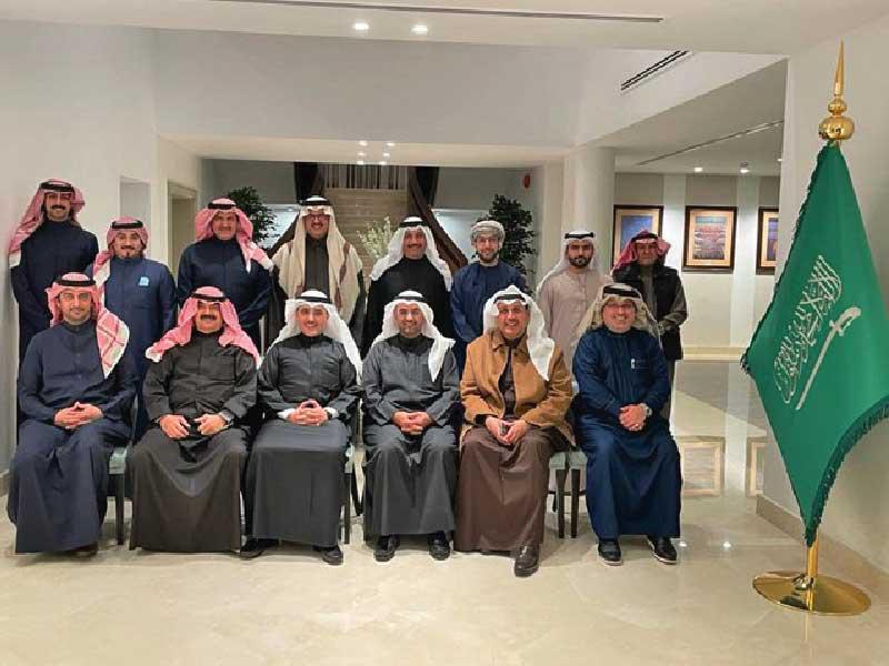 نائب رئيس مجلس الوزراء وزير الدفاع الشيخ حمد الجابر، ووزير الخارجية الشيخ د. أحمد الناصر والأمين العام ل‍مجلس التعاون الخليجي د. نايف الحجرف والأمين العام ل‍مجلس التعاون لدول الخليج ونائب وزير الخارجية خالد الجارالله  يتوسطون الحضور خلال المناسبة