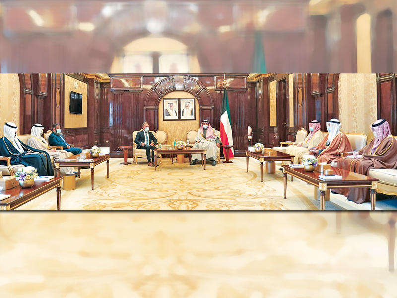  رئيس مجلس الوزراء سمو الشيخ صباح الخالد مستقبلاً دوارتي باشيكو أمس