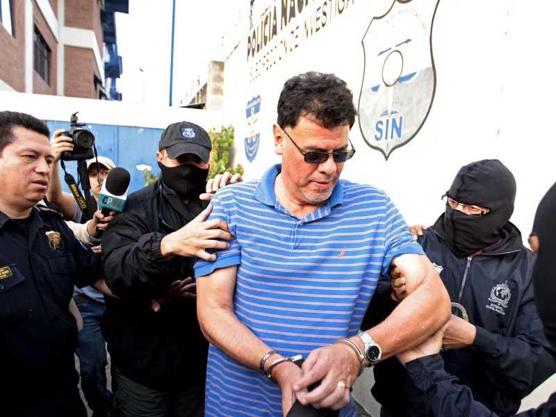  الرئيس السابق للاتحاد السلفادوري لكرة القدم رينالدو فاسكيس