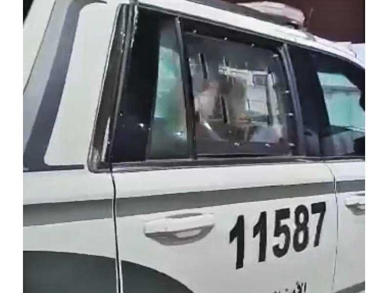 صورة فيديو توضح إتلاف نافذة الدورية