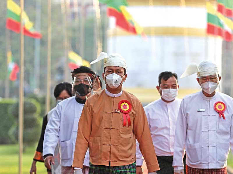 الجيش البورمي يتراجع ويتعهّد باحترام الدستور 