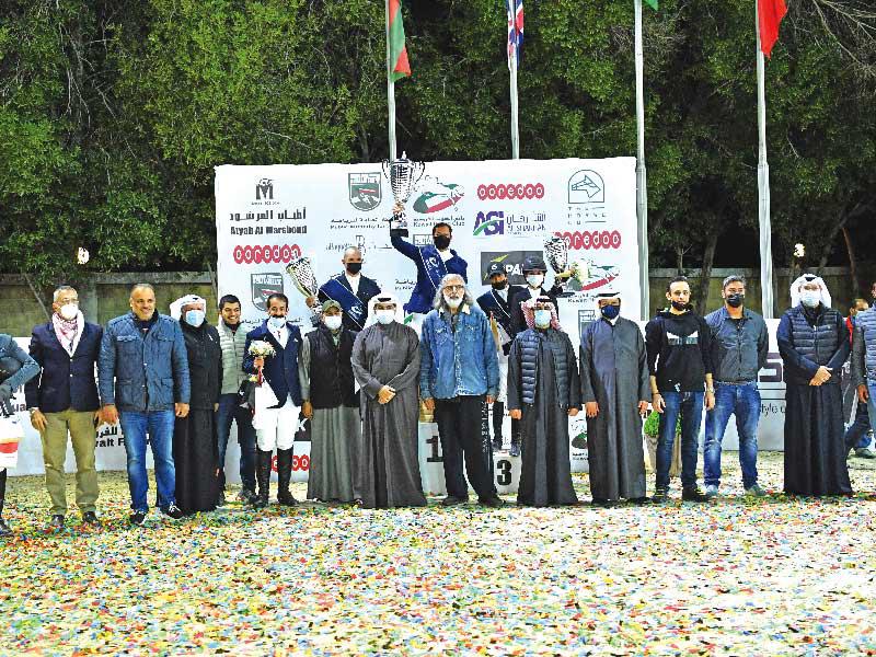 تتويج  فارس الكويت الأول، علي الخرافي بكأس البطولة