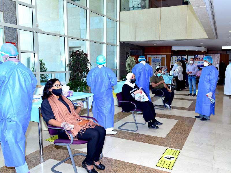 إسناد فحص ركاب الطيران للشركات لتخفيف العبء عن «الصحة»  