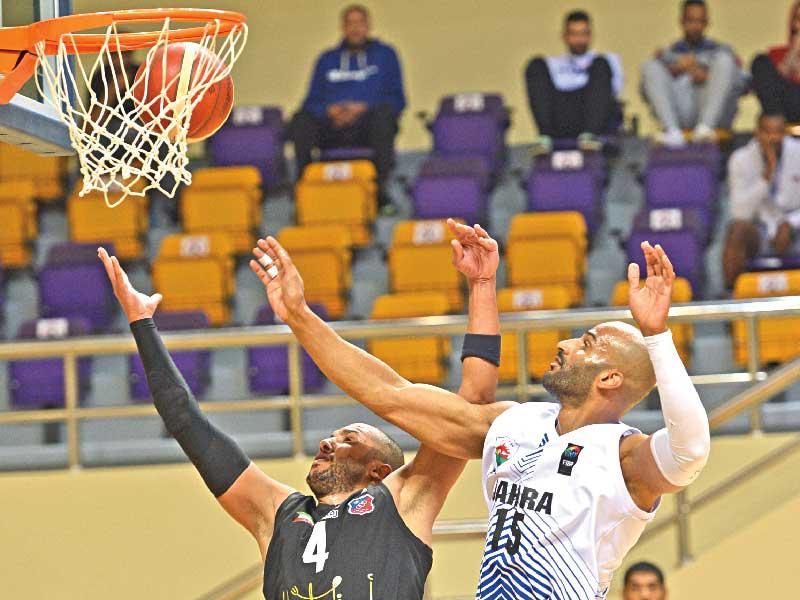 جانب من مباراة الجهراء والكويت في كرة السلة          (تصوير جورج رجي)