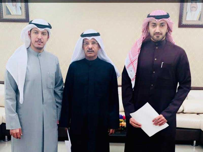 رئيس نقابة العاملين بوزارة التربية صالح العازمي متوسط عضوي مجموعة العطاء للمحاماة 