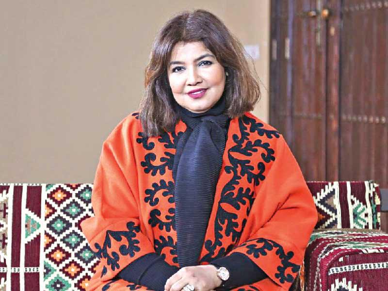 الفنانة التشكيلية د. غصون العيدان